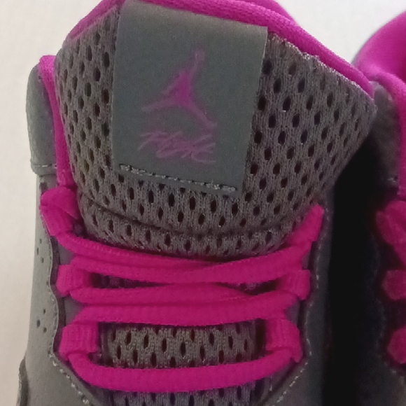 Jordan Sneakers - Picture 7 of 8